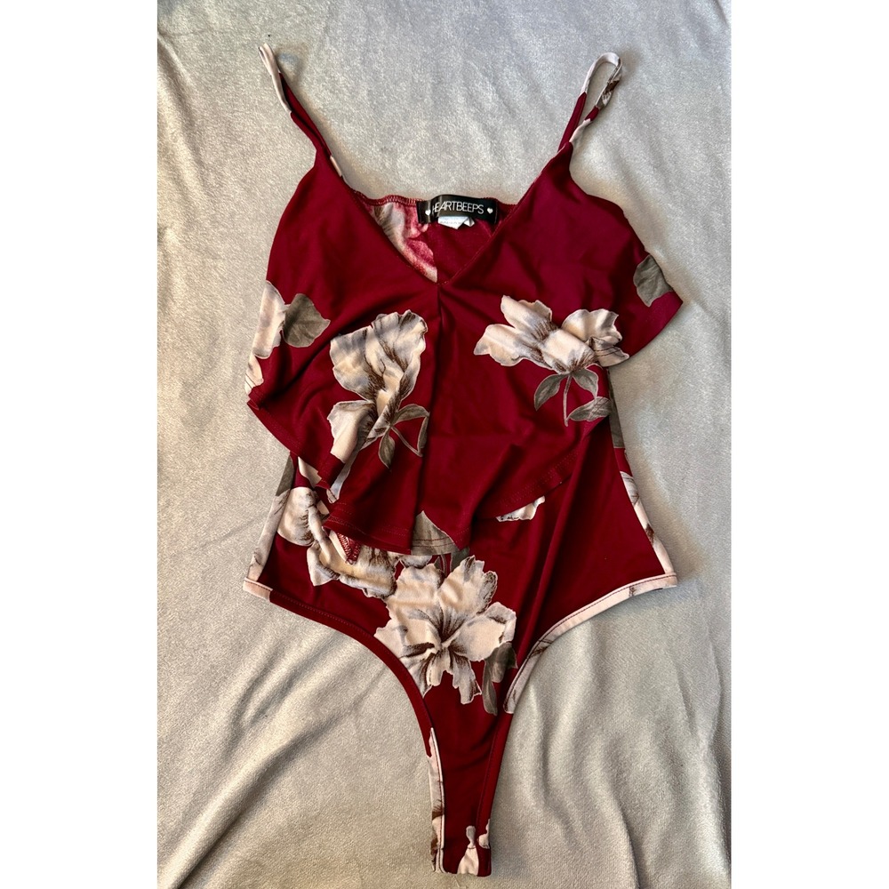 Heartbeeps Floral‎ Bodysuit Women Small Burgundy Ruffle V-Neck